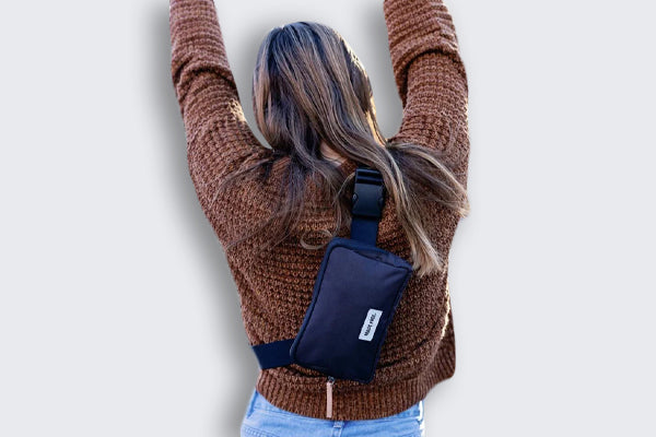 Woman wearing a belt bag