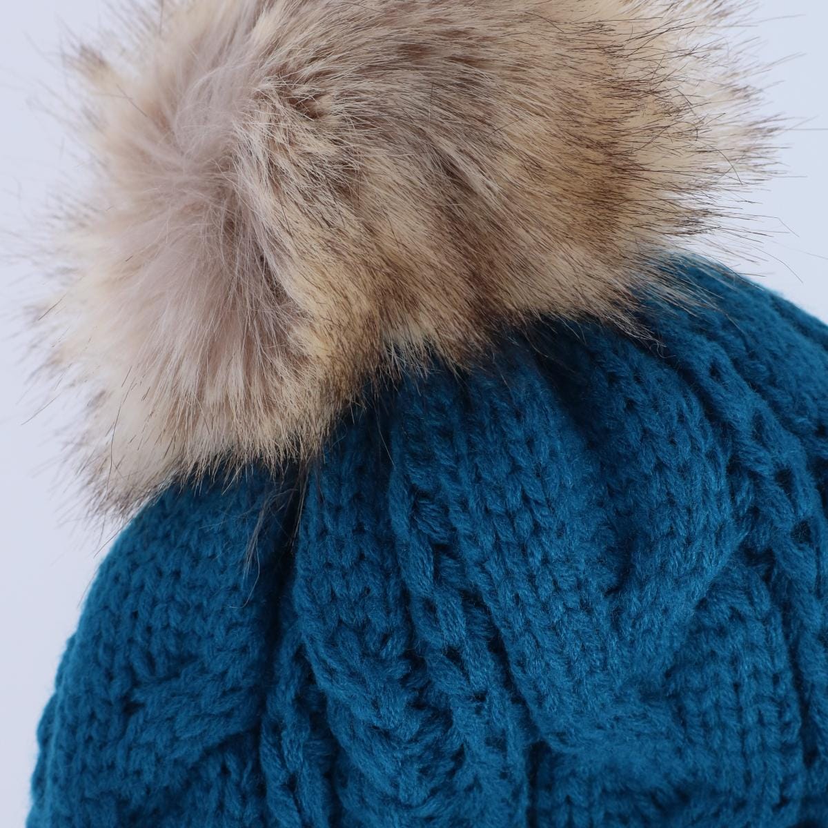 CTM® Women's Cable Knit Lined Winter Beanie with Synthetic Fur Pom - Turquoise