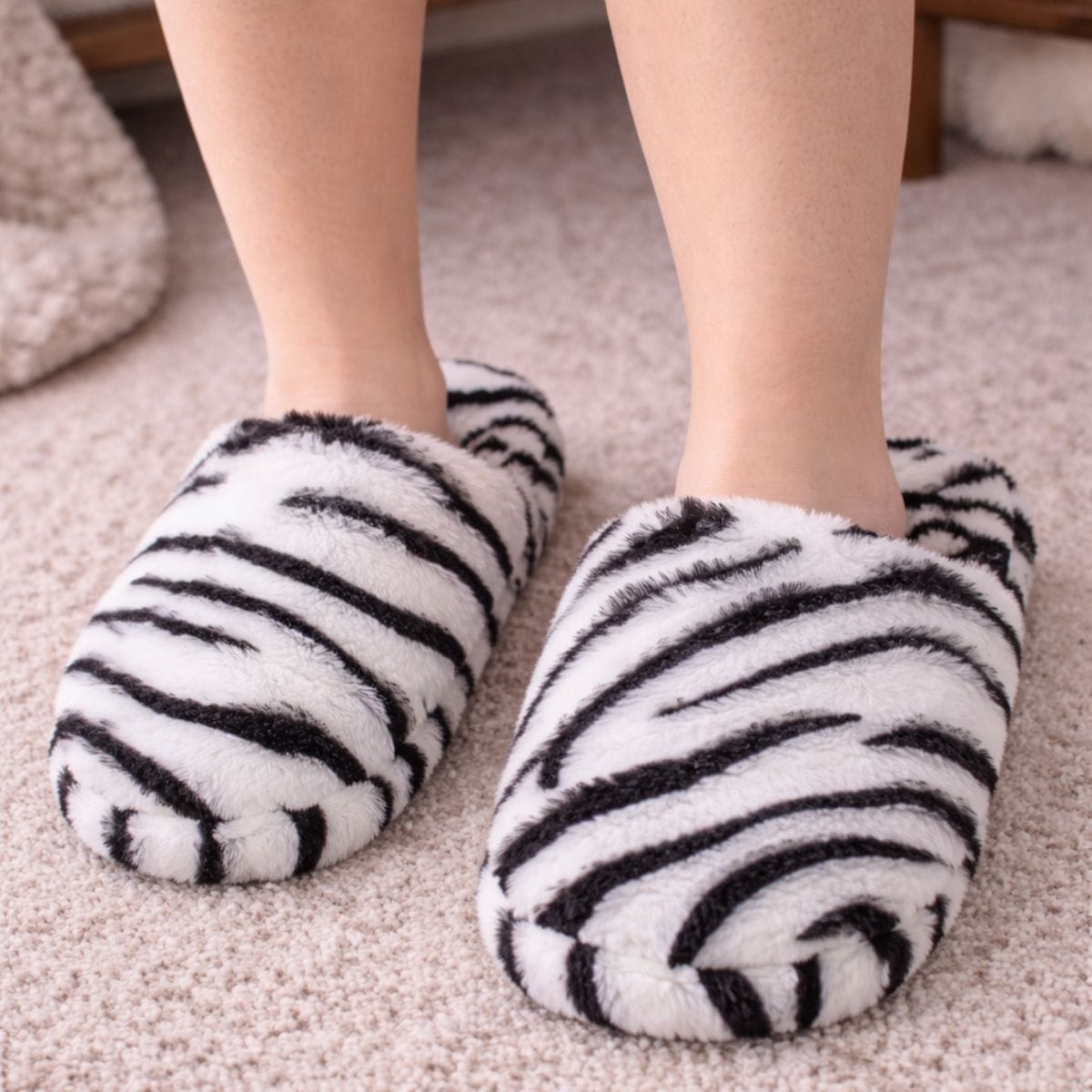 CTM® Women's Plush Animal Print Slippers - White