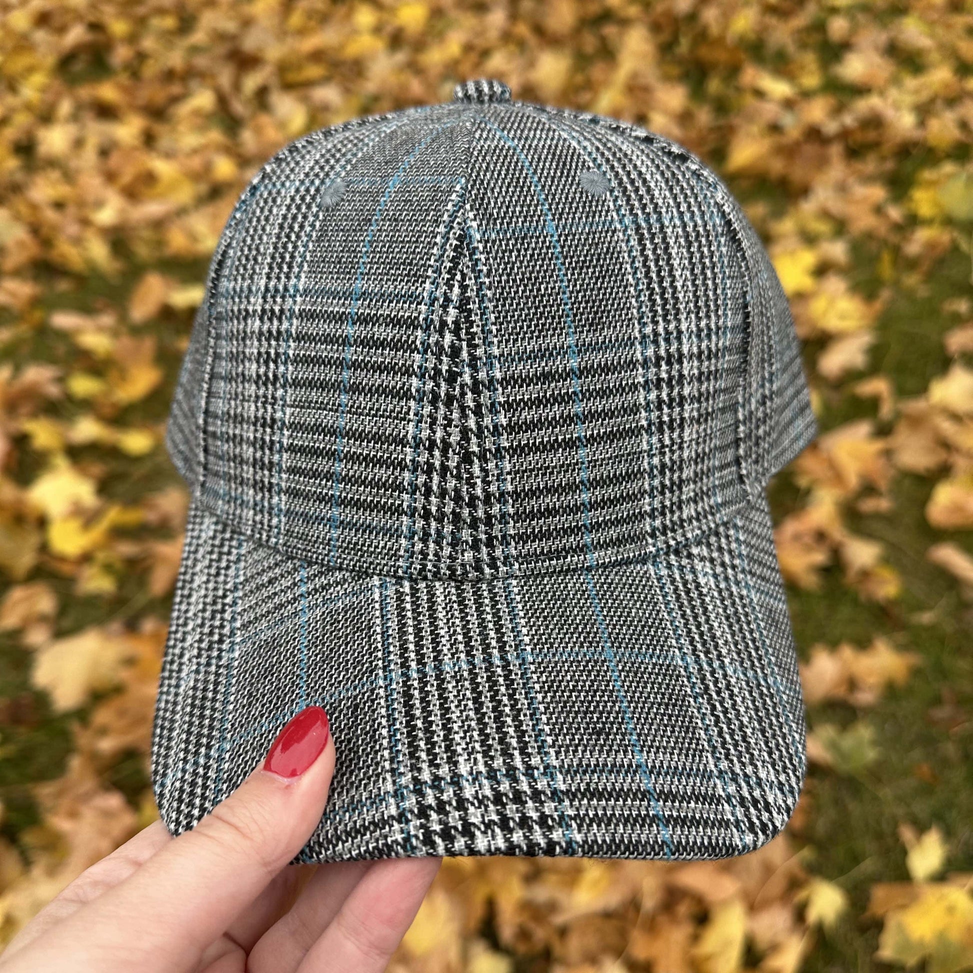 CTM® Women's Plaid Trucker Hat - Gray