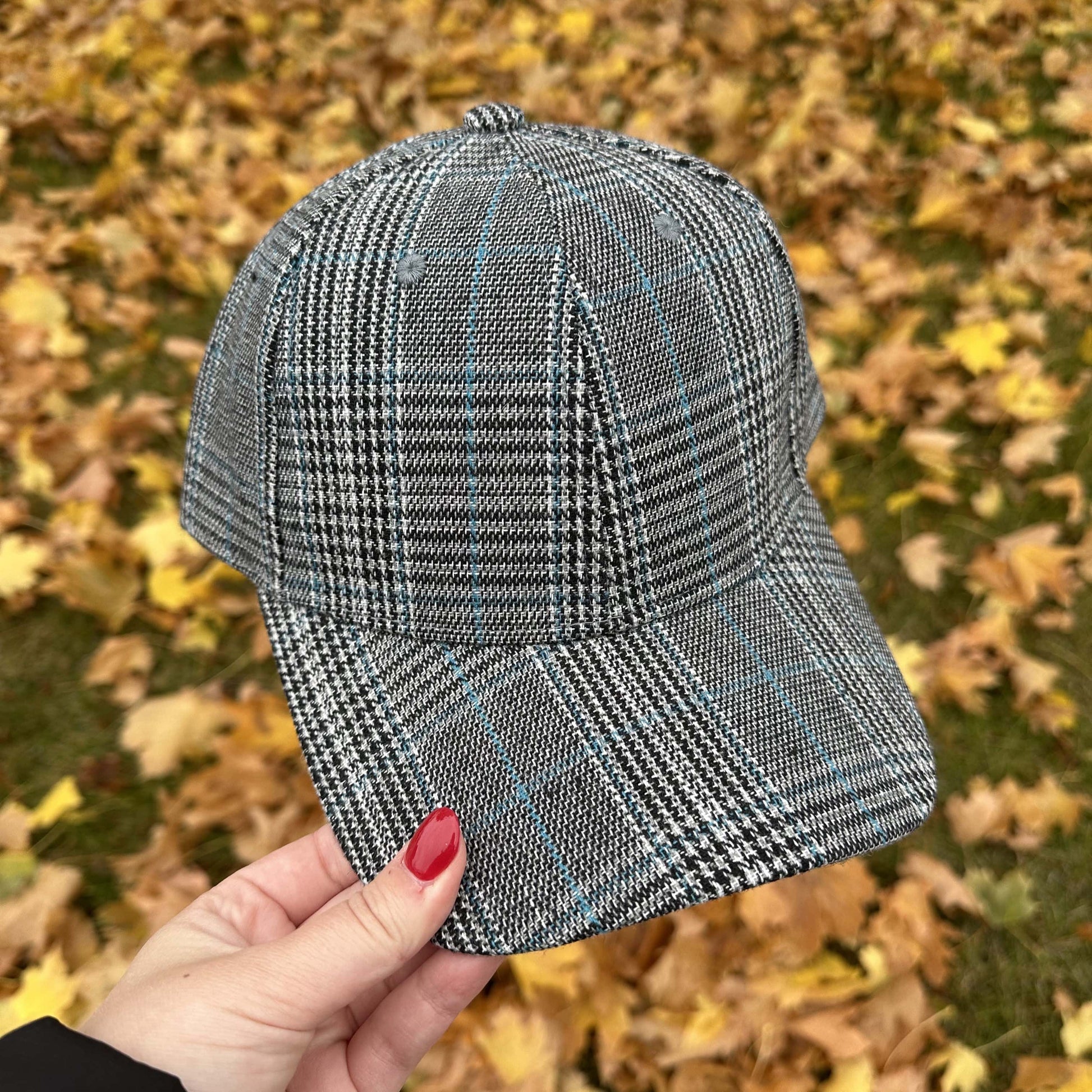 CTM® Women's Plaid Trucker Hat - Gray