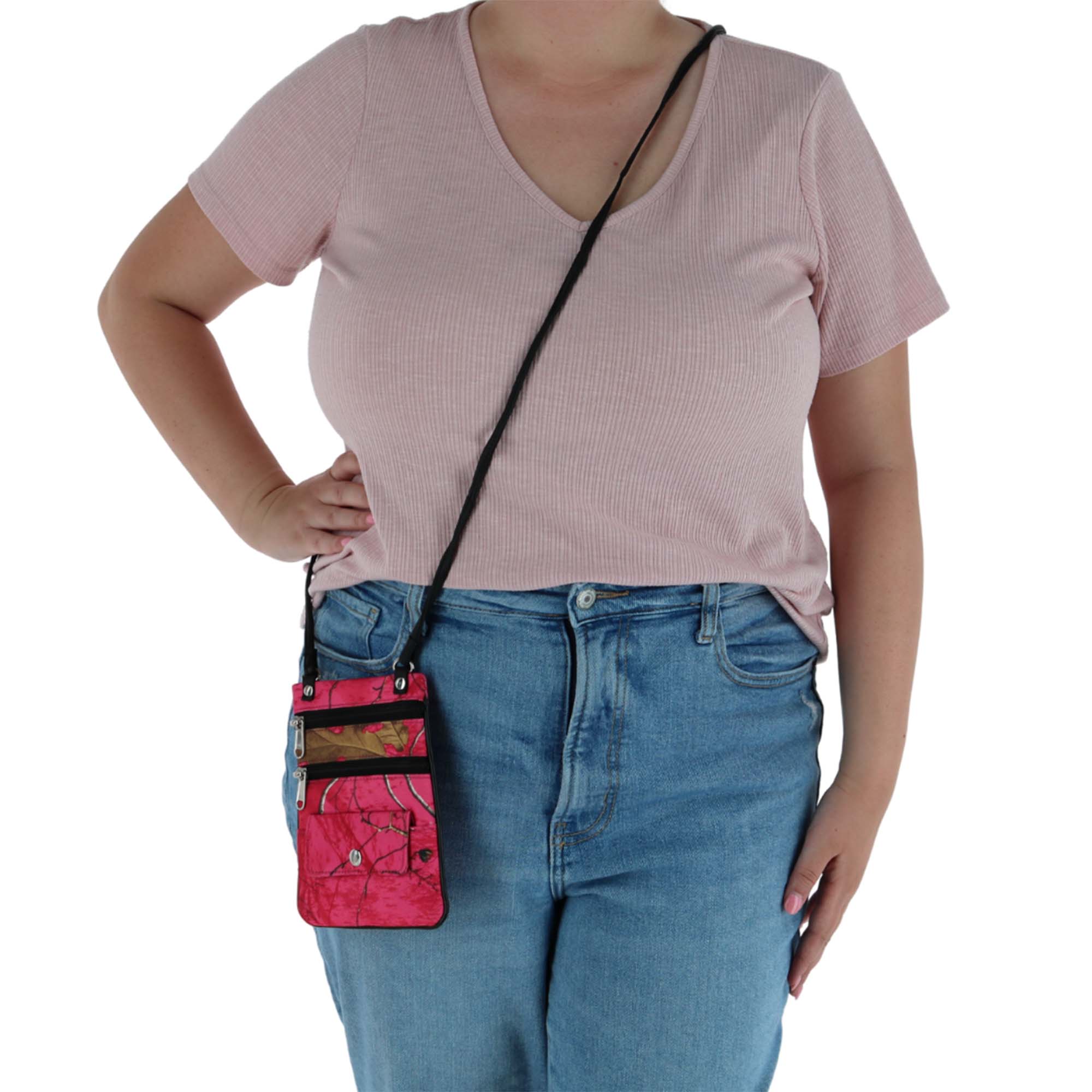 CTM® Women's Realtree Camo Cross Body Bag - Camo Pink