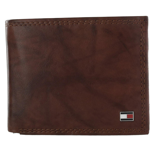 Men's Leather Huck Traveler Passcase Bifold Wallet