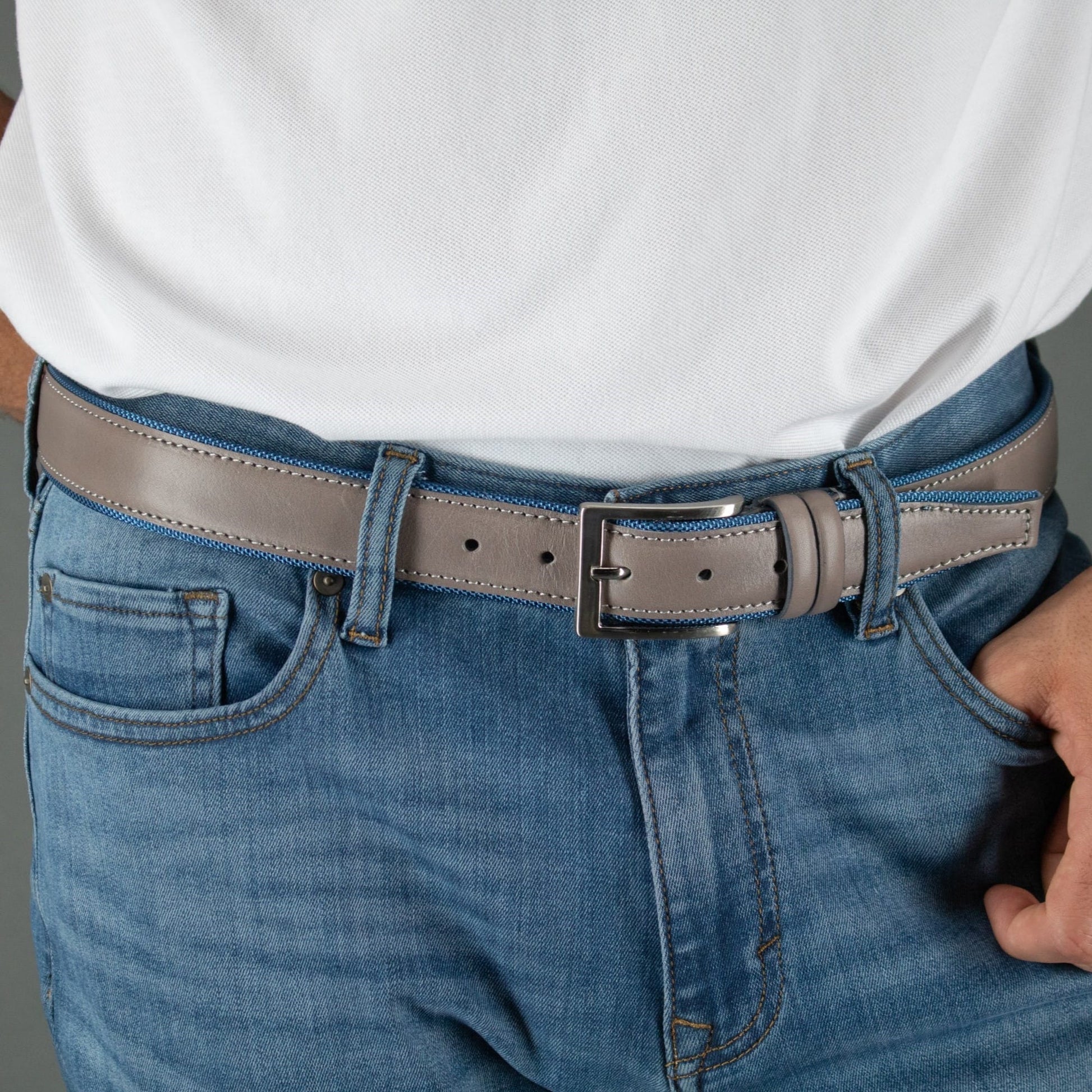 Trafalgar Men's The Back Nine Leather and Nylon Golf Belt - Grey with Light Blue Lining