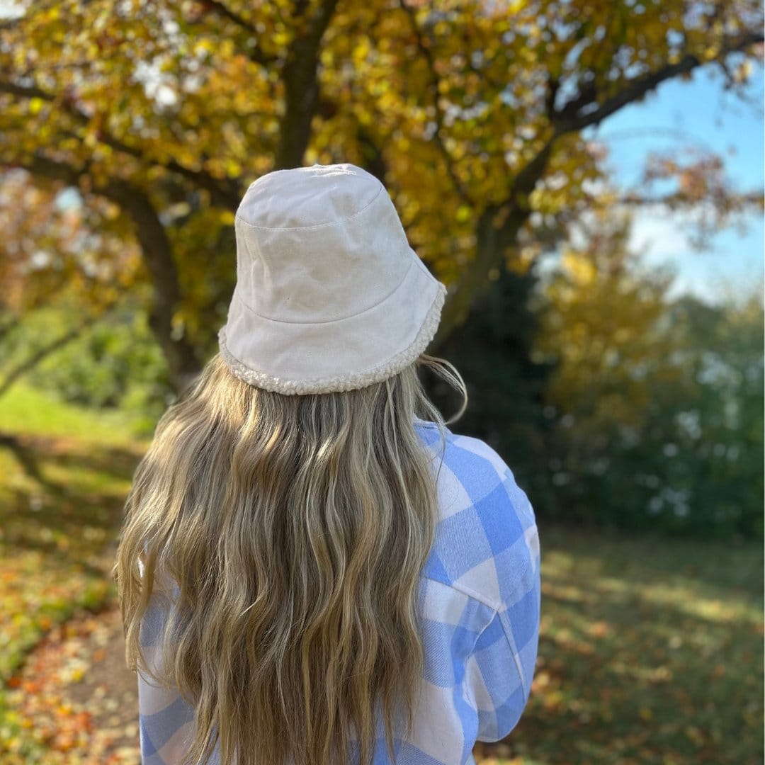 CTM® Women's Sherpa Reversible Bucket Hat - Cream